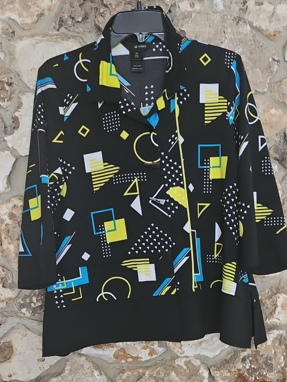 Ali Miles Black Geometric Button-Up Blouse